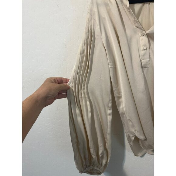 Ann Taylor Cream Sz M Blouse Covered Buttons Balloon Printed Sleeves - Picture 3 of 9